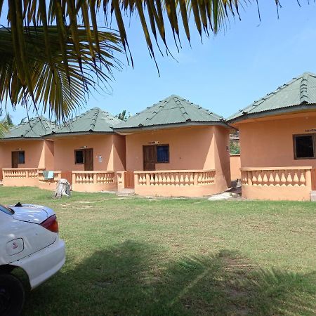 Comfort Beach Resort Biriwa Zewnętrze zdjęcie